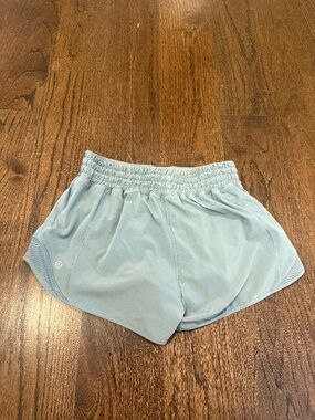 Mint Lululemon Shorts Size XS
